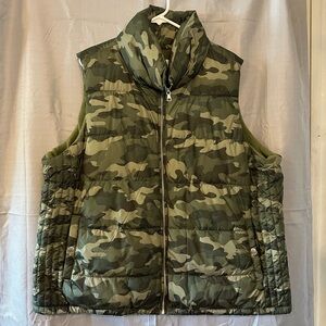 Old Navy Camo Puffer Vest